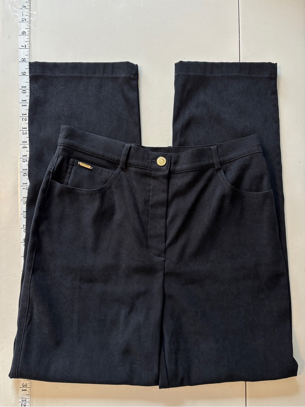 VTG St John Sport Black Jeans Size 8 Straight Leg High Rise Quiet Luxury Stretch